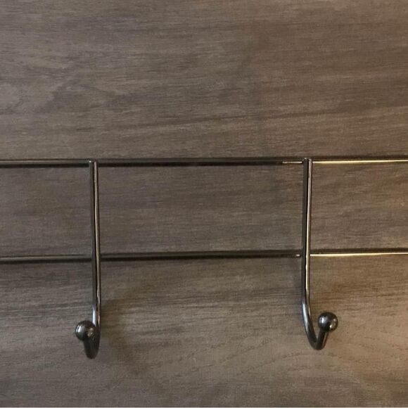 Over the door hanging unit with 4 hooks - Picture 2 of 2